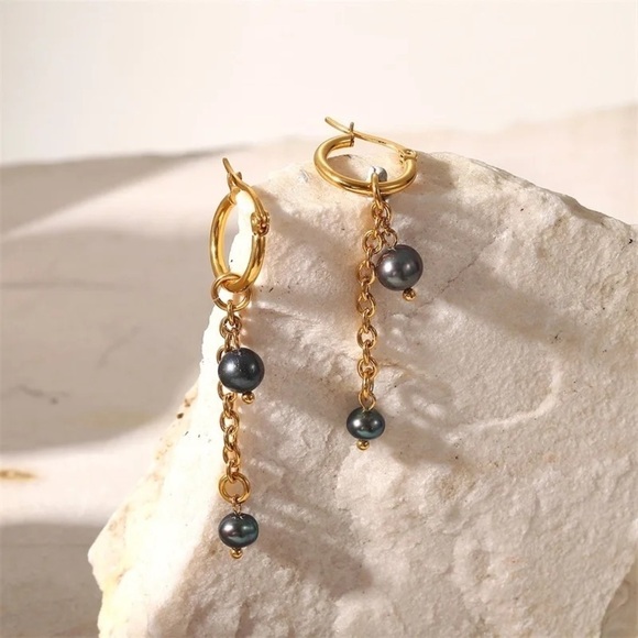 18K Gold Plated Black Pearl Tassel Earrings - Picture 6 of 8